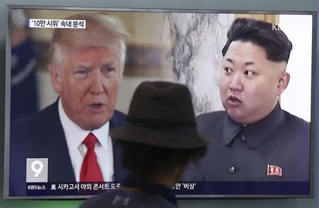 Americký prezident Donald Trumpa a severokorejský vdce Kim ong-un v...