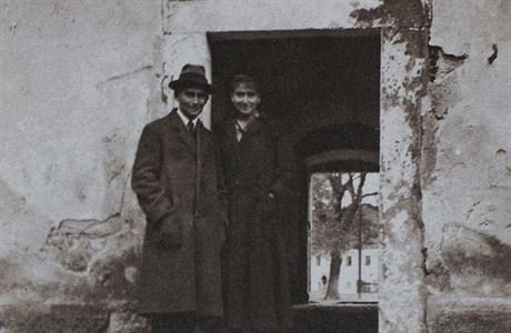 Kafka a jeho sestra Ottla na dvoe rodinného statku v Siemi..