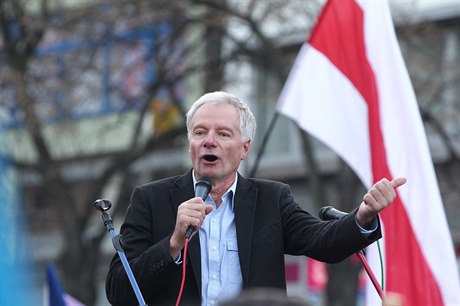 Miroslav Sládek byl prvním úspěšným populistickým politikem sázejícím na...