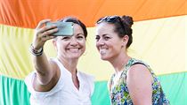 Selfie astnic festivalu Prague Pride.