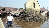 Dv tetiny Zlezlic zdevastovala povode ze srpna roku 2002.