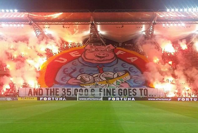 Reakce fanou�k� Legie na trest od UEFA.