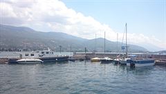 Po Ohridském jezee je moné se i projet lodí.