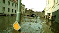 Zaplavená ulice v praském Karlín, bývalém sídle redakce Lidových novin.