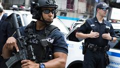 V reakci na útoky ve panlsku zvýila nasazení i policie v New Yorku.