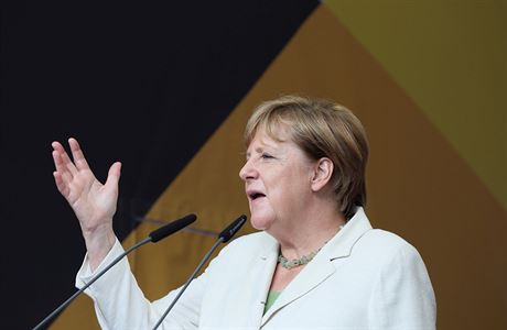 Pro mnoh je Merkelov lhka a podvodnice, pro jin politik svtovho formtu.