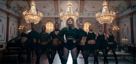 Taylor Swiftová v novém videoklipu.