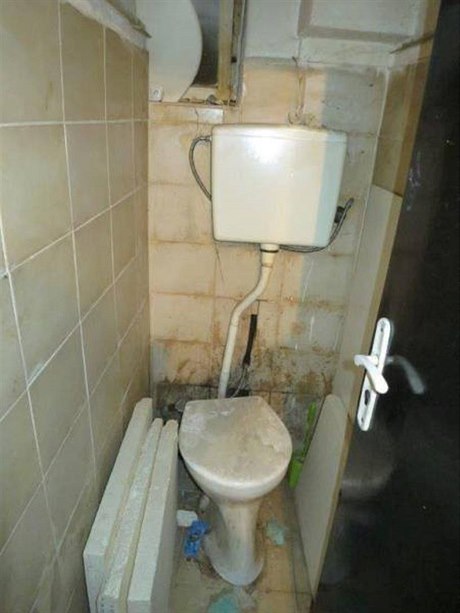 Nevyhovující toalety v Pivnici na Oltecu