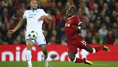 4. pedkolo Ligy mistr Liverpool vs. Hoffenheim: domácí Sadio Mane (vpravo) v...