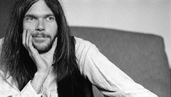 Neil Young sestavil výběr z koncertů, kdy byl sám sobě předkapelou