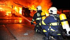 Požár zachvátil v noci na čtvrtek autodílnu poblíž pražského Bohdalce. | na serveru Lidovky.cz | aktuální zprávy
