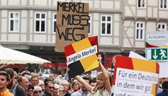 I pes rostoucí kritiku má CDU Angely Merkelové v przkumech stále pohodlný...