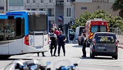 V Marseille najelo auto do dvou zastávek. Zemřela jedna žena, řidiče zatkli, o teror však nejde