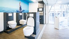 Vnitní ást showroomu nabízí kompletní portfolio toalet Geberit AquaClean.