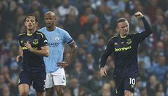 Wayne Rooney se raduje z gólu do sítě Manchesteru City