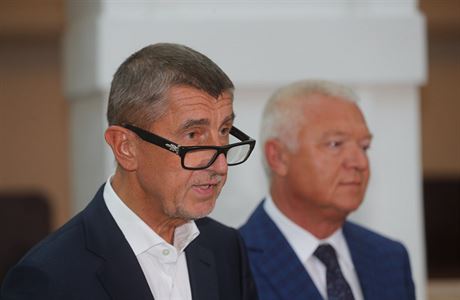 Andrej Babi a Jaroslav Faltnek na tiskov konferenci v souvislosti se...