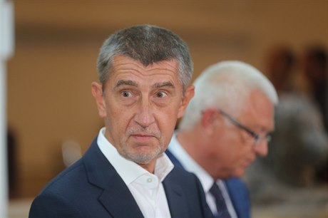 Premiér Andrej Babi (ANO) a pedseda poslaneckého klubu ANO Jaroslav Faltýnek.