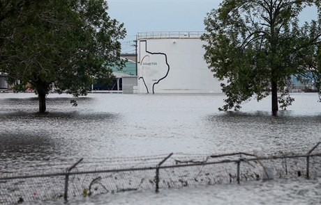 Zatopený chemický závod Arkema u Houstonu