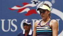 Nicole Gibbsová v zápase US Open proti Karolíně Plíškové.