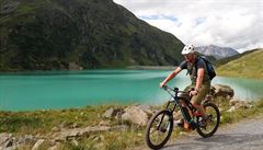 Rakousk St. Anton si uijete na kole, pky i na e-motorkch