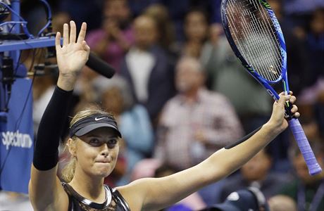 Maria arapovová slaví postup do osmifinále US Open.