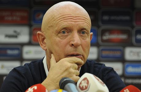 Trenér eské fotbalové reprezentace Karel Jarolím.