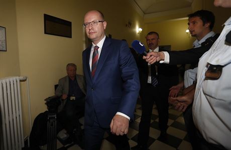 Bohuslav Sobotka piel vypovdat k soudu o kauze OKD.