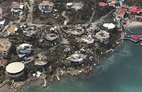 Ostrov Barbusa po zásahu hurikánem.