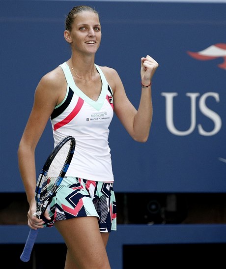 Karolína Plíková v osmifinále US Open proti Jennifer Bradyové.