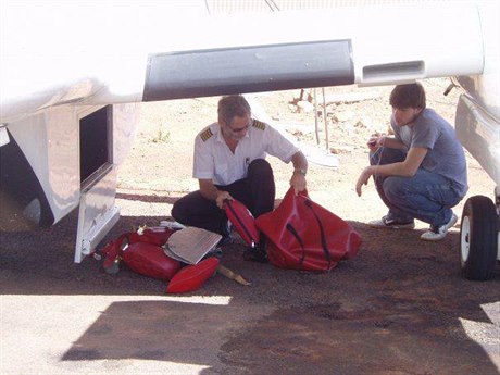 Pilot Jerry Krause létal pro misionáe.