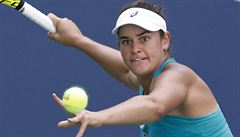 Jennifer Bradyová v osmifinále US Open proti Karolín Plíkové.
