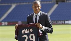 Kylian Mbappé u se pedstavil také fanoukm Paris St. Germain.