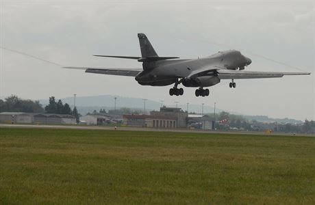 Stroj B-1B pistv na Dnech NATO.