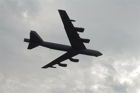 Bombardér B-52.