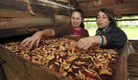Kíaly v Hottín pipravují v tradiní suírn ovoce.