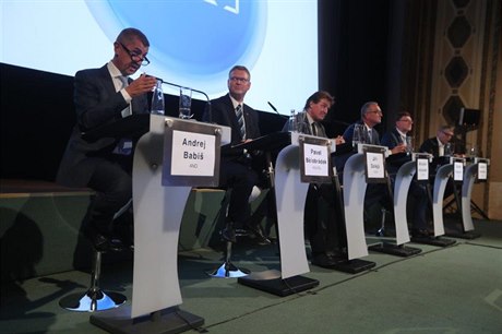 Předvolební debata lídrů politických stran 12. září v pražském kině Lucerna.