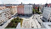 Dosud bezejmenn prostor  pohled ze sten terasy hotelu InterContinental...