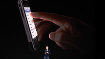 Generln editel Applu Tim Cook pedstavuje Iphone 8.