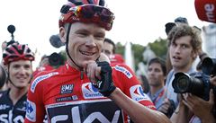 Britský cyklista Christopher Froome si pipjíjí na vítzství na letoní Tour de France.