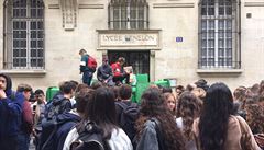 Studenti zablokovali paíské Lyceum Fenelon.