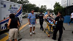 Pět mrtvých a 100 evakuovaných v domově důchodců. Kvůli hurikánu přestal fungovat proud