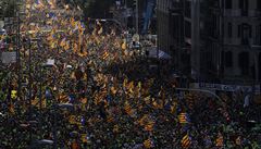 Píznivci odtrení od panlska v ulicích Barcelony