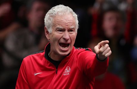 John McEnroe bhem Laver Cupu.