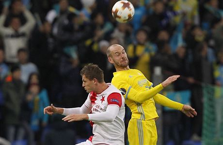 FC Astana vs. Slavia Praha, Evropsk liga: Tom Necid v souboji o m s Ivanem...