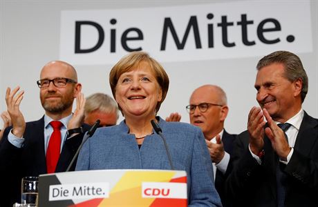Pedsedkyn CDU Angela Merkelov reaguje na prvn odhady vsledk nmeckch...
