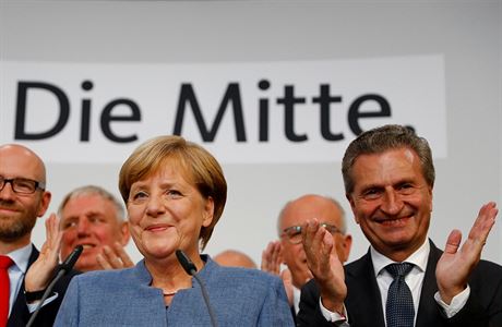 Angela Merkelová a lídr CDU reagují na první povolební przkumy.