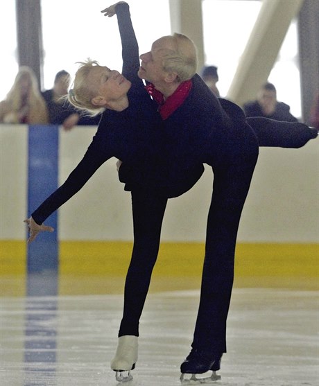 Ludmila Blousovová s manelem Olegem Protopopovem na fotce z roku 2003.