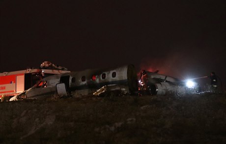 Vrak letadla po havárii 21.9. v Istanbulu.