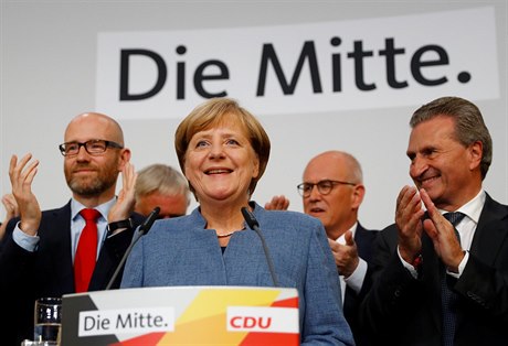 Pedsedkyn CDU Angela Merkelová reaguje na první odhady výsledk nmeckých...