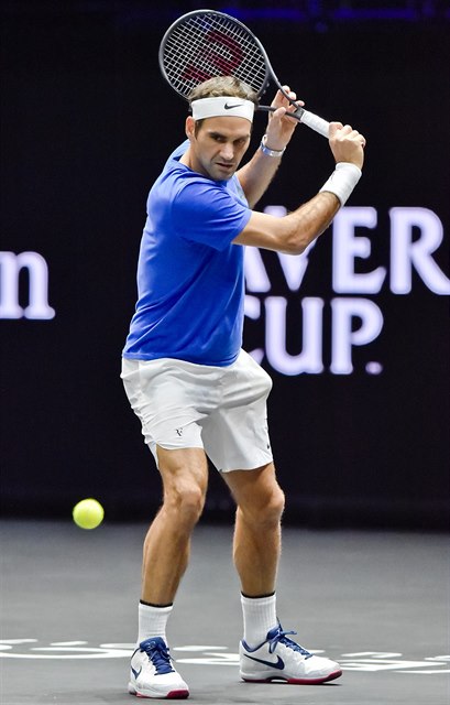 výcarský tenista Roger Federer na tréninku ped Laver Cupem.